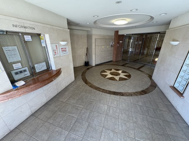 プレステージ明石魚住アルカンシェルのエントランス