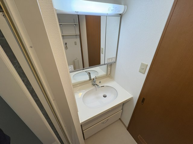 プレステージ明石魚住アルカンシェルの洗面所