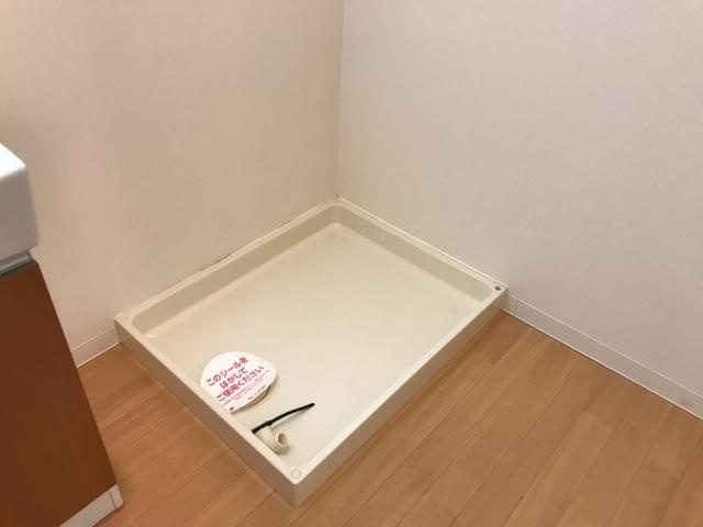 シャイニー竜泉寺の設備|洗濯機置場