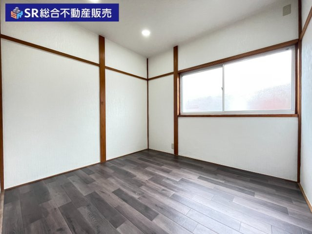 池島町4丁目中古戸建の洋室|個人の部屋や寝室として使える洋室です