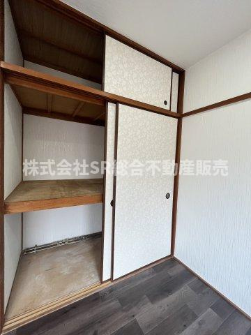 池島町4丁目中古戸建の収納|大きなスペースがあり、収納には困りません