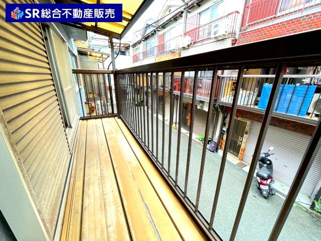 池島町4丁目中古戸建の玄関|落ち着いた玄関です