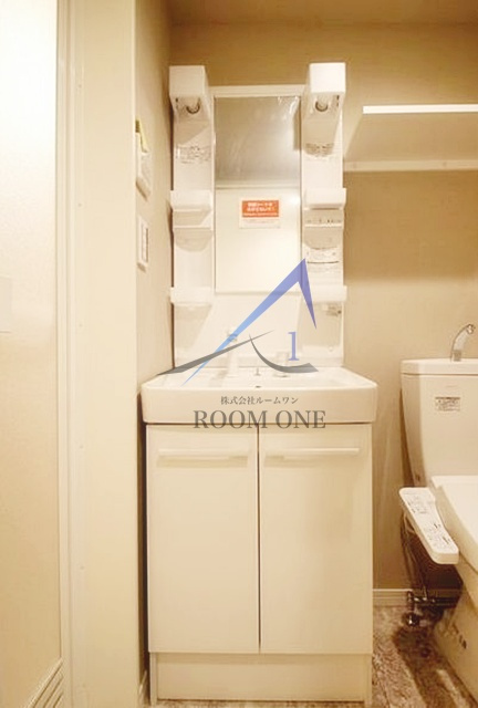 エクセラン旭町の洗面所|独立洗面台です。