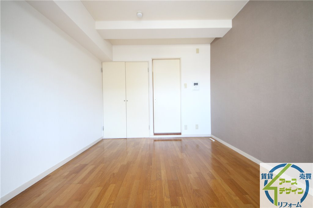 ラコンテ西明石の洋室