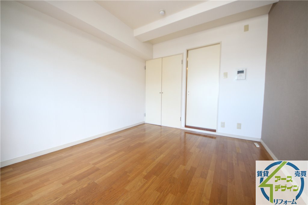 ラコンテ西明石の洋室