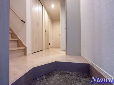 【玄関】 | ハーモニーテラス上石川町Ⅱ | ゆったりとした玄関です