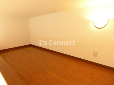 【内装】 | クレール成田 | ロフトはベッド代わりや収納に使えます。