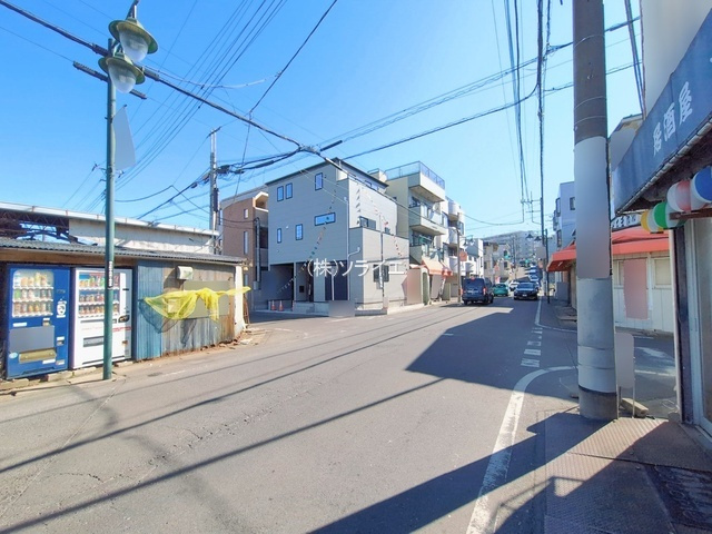 川越市清水町1期　1号棟　新築戸建　クラフトピットの前面道路含む現地写真