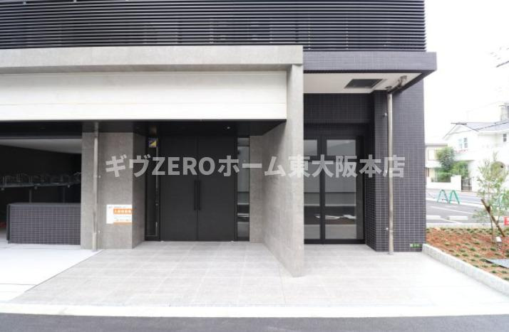 ソルテラスOSAKA緑橋クレアストのエントランス