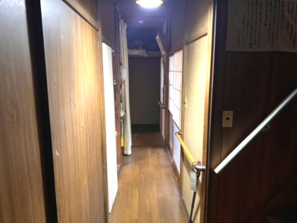 小山市中古戸建　収容豊富！家庭菜園も可能♪のその他|廊下