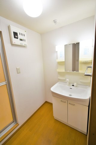 インポート久留米ルビーⅤの洗面所|広い洗面スペースです★