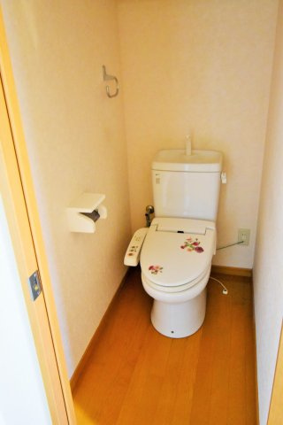 インポート久留米ルビーⅤのトイレ|嬉しい温水洗浄便座付き♪