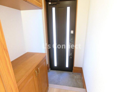 【玄関】 | アンジュレーヴ | 上下の下駄箱で靴も収納できます。