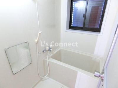 【浴室】 | アンジュレーヴ | お風呂にも窓があります。