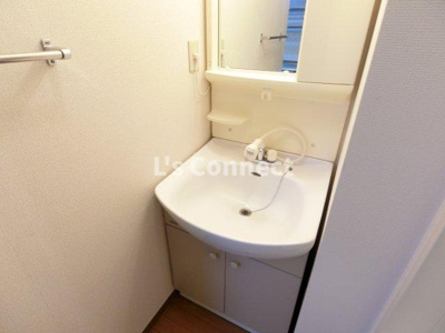 【洗面所】 | タウンコート旭 | 朝の支度もスムーズな独立洗面台。