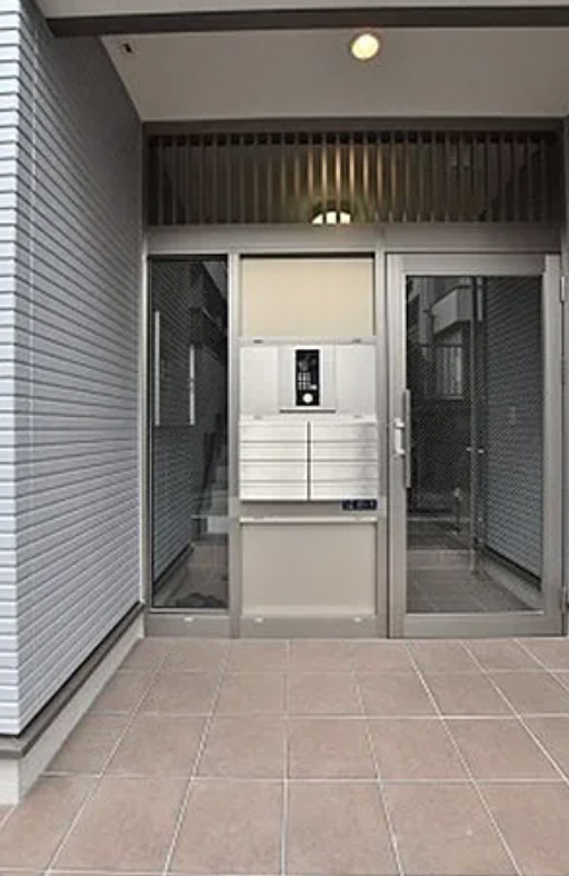 エピナール津田のエントランス