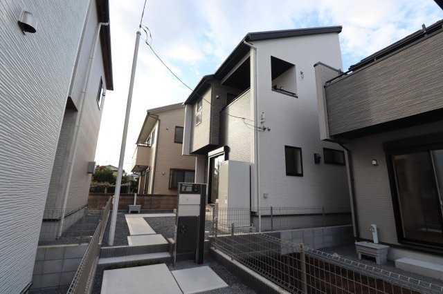 ブルーミングガーデン宇都宮市京町１期　新築一戸建ての外観|外観もきれいです