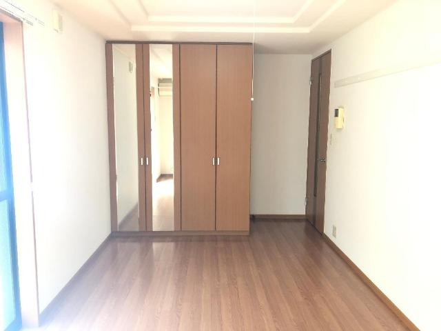 メゾン・アヴォセットの内装|洋室