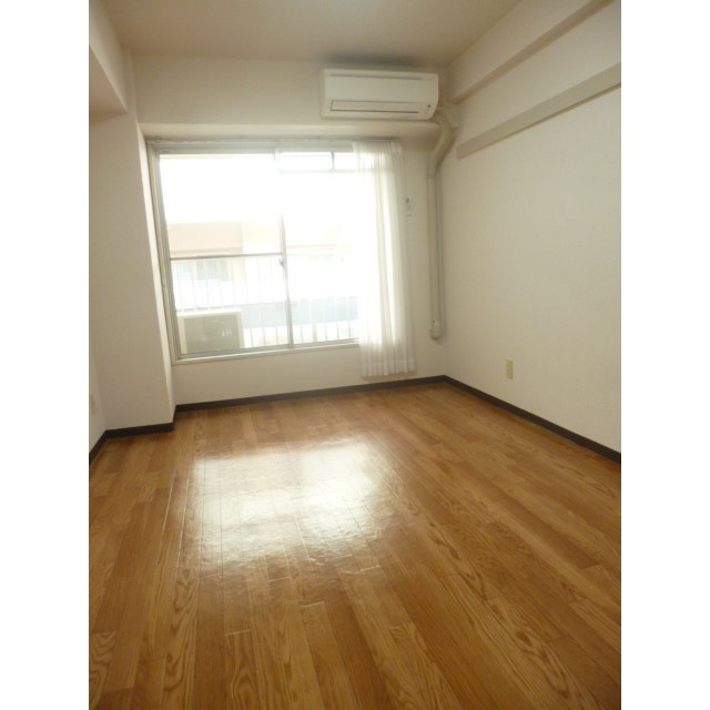 アムス小岩ＷＥＳＴの居間・リビング|洋室