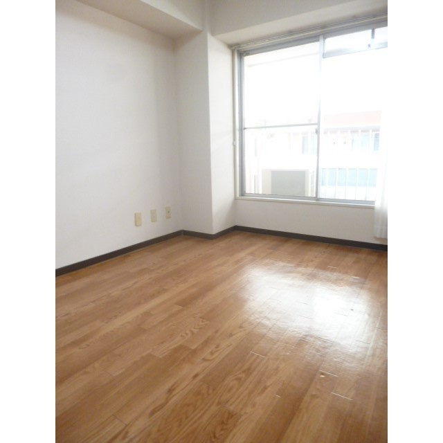 アムス小岩ＷＥＳＴの居間・リビング|洋室