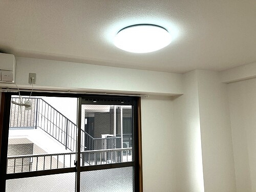 レジデンス船橋のその他|洋室の照明器具　※同タイプ別部屋２０２５年６月撮影