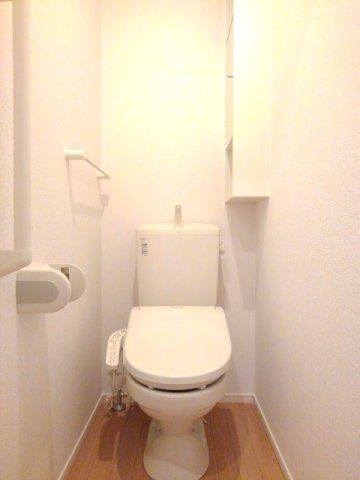 ラーレ　Ｗのトイレ|清潔感のあるトイレです