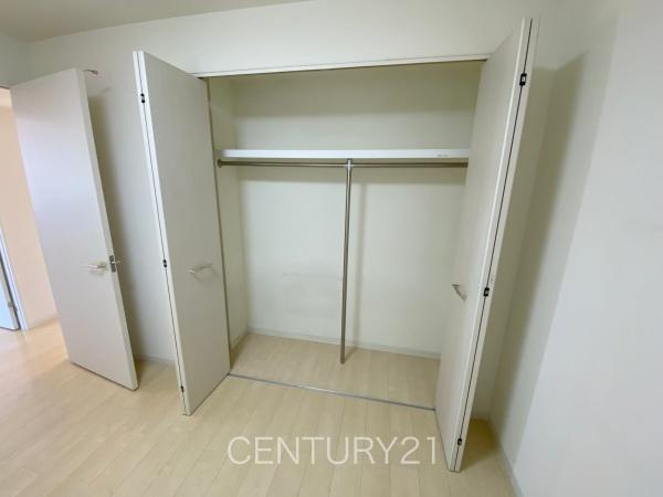 モナーク伊勢崎の収納|ハンガーパイプ付きクローゼットです。