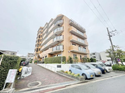 【外観】 | ライオンズマンション鳳壱番館 | JR阪和線「鳳」駅が徒歩7分。通勤にも外出にもアクセス良好。家族でおでかけすることも増えそうですね♪