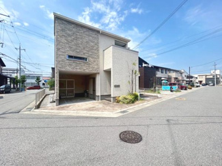 【前面道路含む現地写真】