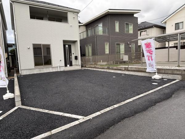 蒲郡市豊岡町第8 全3棟・1号棟の駐車場|広々２台駐車できます！