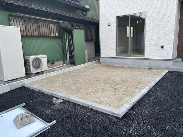 高浜市神明町第5　全2棟・2号棟の庭|ウッドデッキやBBQ。想像が膨らむお庭