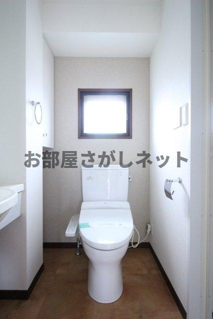 ゼクシア市谷台【11月中旬空き予定】のトイレ|落ち着いたトイレです