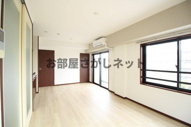 ゼクシア市谷台【11月中旬空き予定】の洋室|使い勝手のいい洋室です