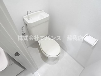 【トイレ】 | ラルゴ | 清潔感のあるトイレです