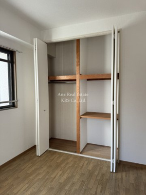 【収納】 | サウスサイドなにわ筋 | 洋室の収納です！たっぷり入ります！