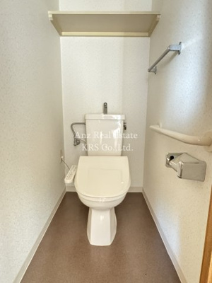 【トイレ】 | サウスサイドなにわ筋 | 手すり付き！温水洗浄便座♪