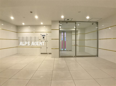 【エントランス】 | PREMIUM CUBE 関内