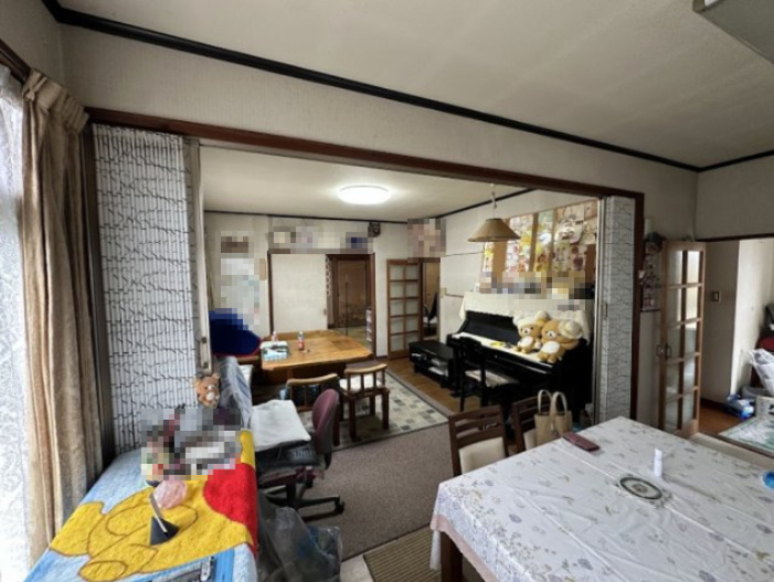 中古住宅　粟野西1丁目の居間・リビング