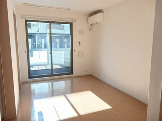 【居間・リビング】 | ヴィラ・ロイヤルⅠ