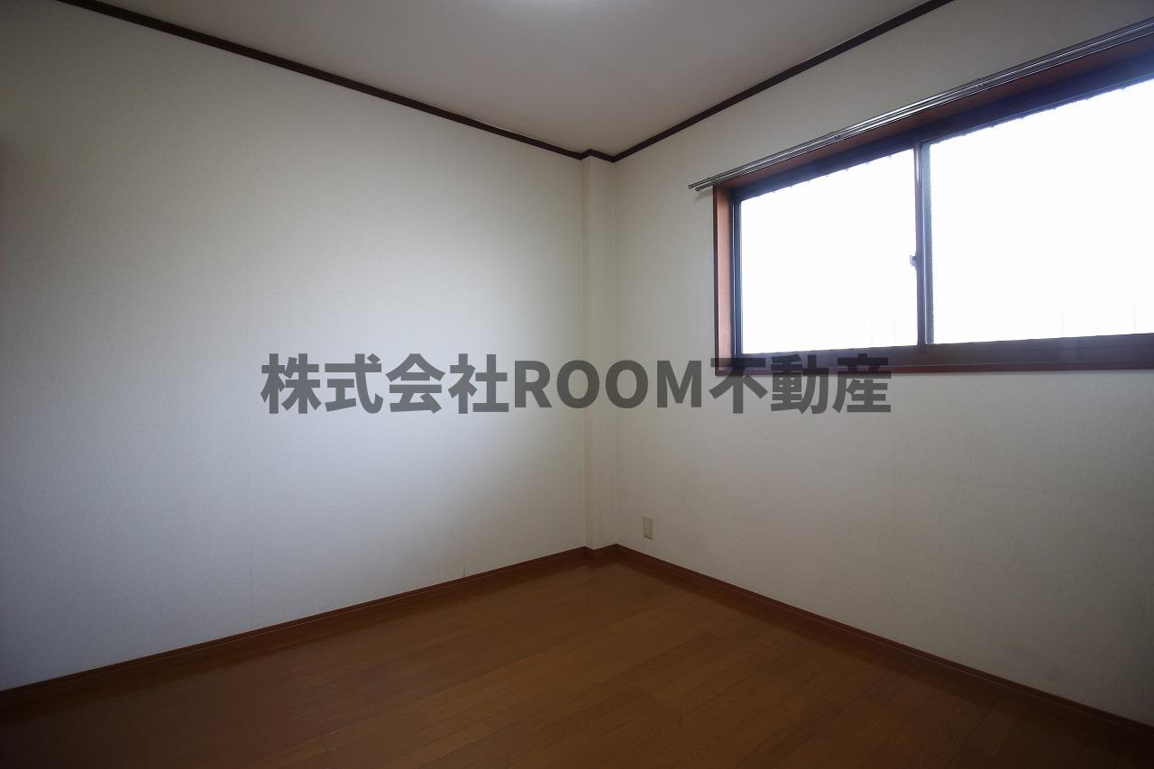 GLORIAの寝室|開放的な寝室です