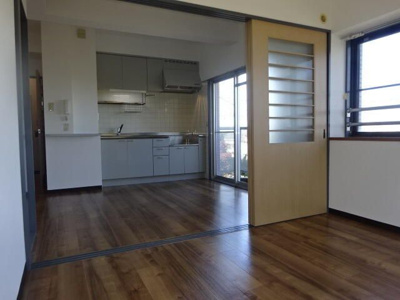 【居間・リビング】 | 風流の丘 | ゆったりとした居間です