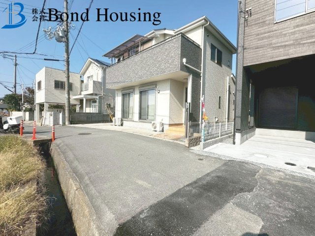 「LDKｈ広々17帖」「ＷＩＣ等収納豊富」　松江　全2棟　2号棟の前面道路含む現地写真