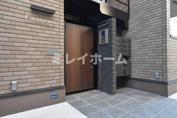 グランクオール京急蒲田のエントランス