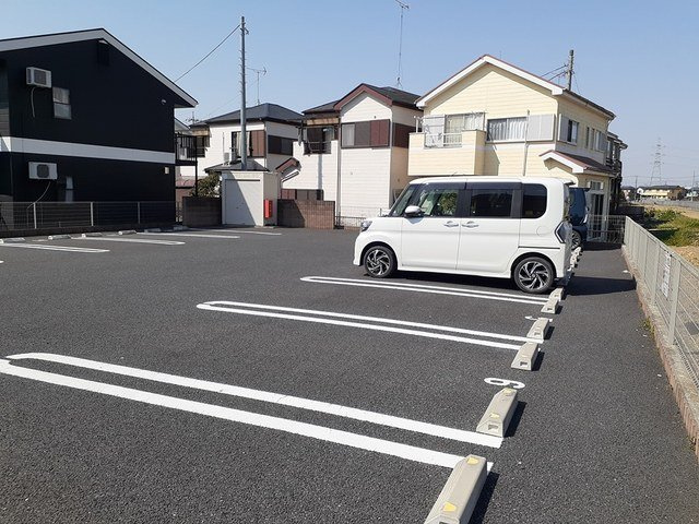コスモス　ストリートの駐車場