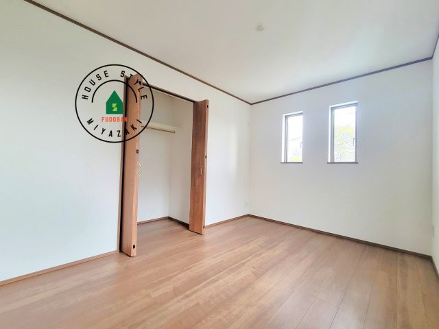 宮崎市永楽町95番　(1号棟)の内観：施工例|柔らかい陽光が差し込む明るいお部屋を演出する設計。彩光の取れる窓が気持ちの良いお部屋を創り上げます。