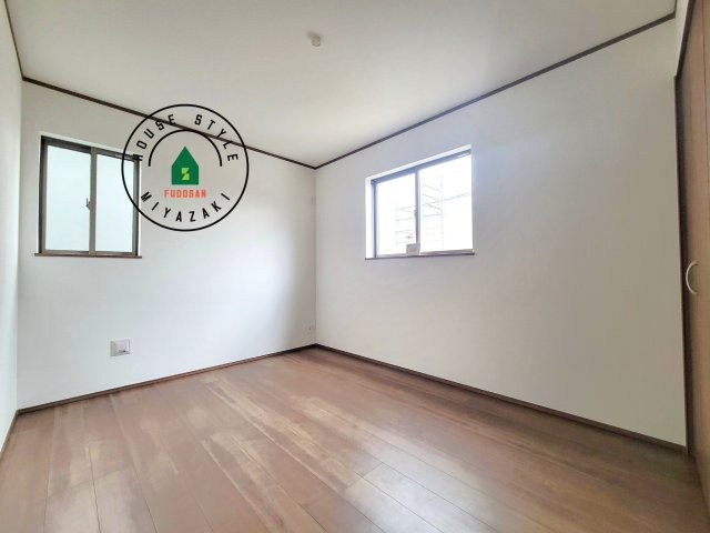 宮崎市永楽町95番　(1号棟)の内観：施工例|穏やかな光が差し込む室内には、穏やかな時間が流れます。