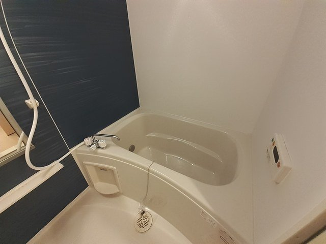 シャン・ド・フルール五社の浴室|日々の疲れを癒すお風呂付です