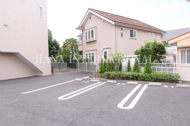 パレス・アムールⅡの駐車場