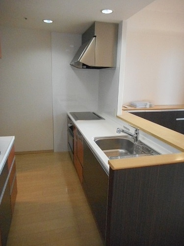 ライオンズタワー神戸旧居留地のキッチン|システムキッチン　※前回募集時／２０２３年９月の写真