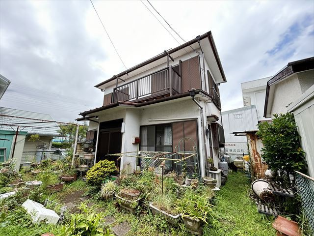 スーパーまで徒歩2分 利便性の良い平坦地の戸建て